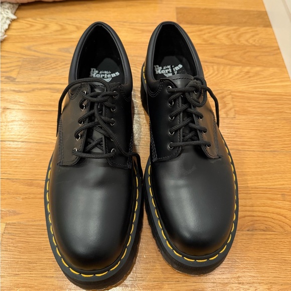 Doc marten black shoes. Like brand new condition - Picture 2 of 4